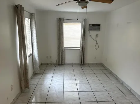 31 SW 10th Street Dania Beach FL 33004