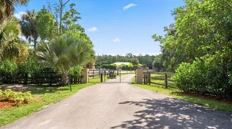 2910 Doe Trail Loxahatchee FL 33470