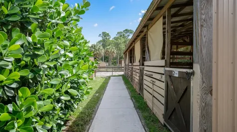2910 Doe Trail Loxahatchee FL 33470