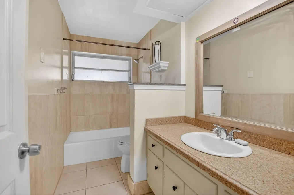 220 SW 10th Avenue Boynton Beach FL 33435