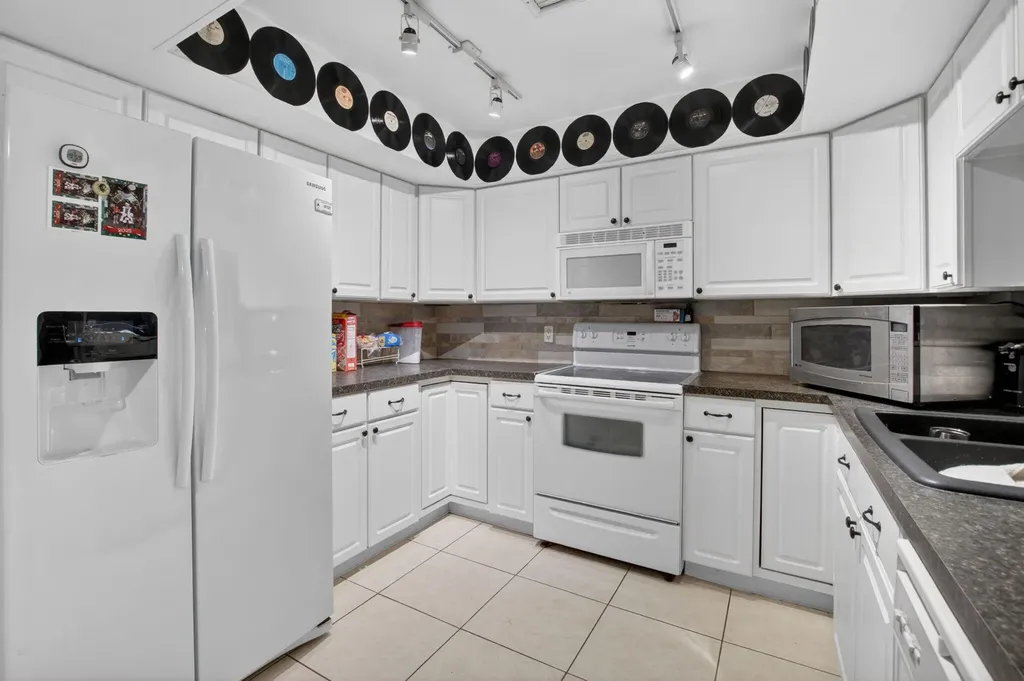 220 SW 10th Avenue Boynton Beach FL 33435