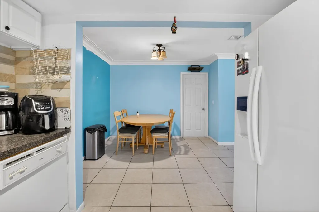 220 SW 10th Avenue Boynton Beach FL 33435