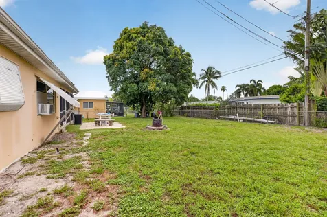220 SW 10th Avenue Boynton Beach FL 33435