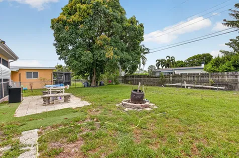 220 SW 10th Avenue Boynton Beach FL 33435