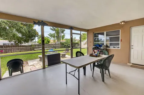 220 SW 10th Avenue Boynton Beach FL 33435