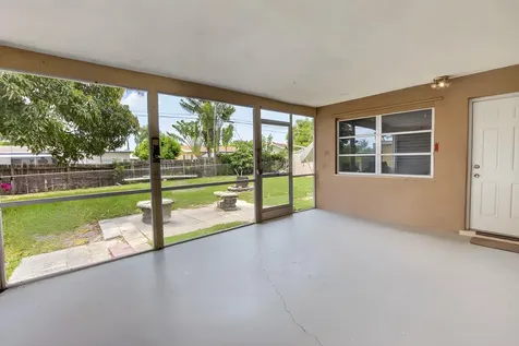 220 SW 10th Avenue Boynton Beach FL 33435