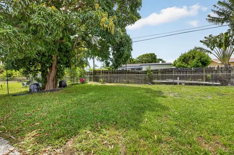 220 SW 10th Avenue Boynton Beach FL 33435