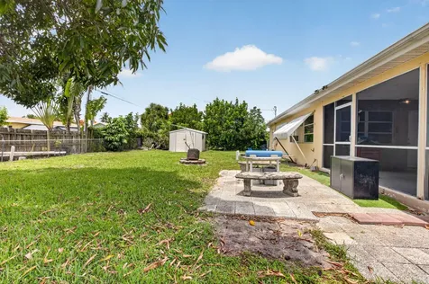 220 SW 10th Avenue Boynton Beach FL 33435