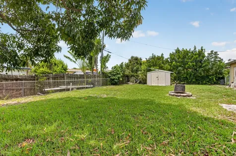 220 SW 10th Avenue Boynton Beach FL 33435