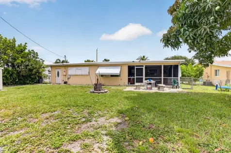 220 SW 10th Avenue Boynton Beach FL 33435