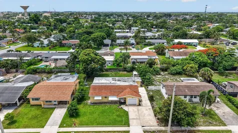 220 SW 10th Avenue Boynton Beach FL 33435