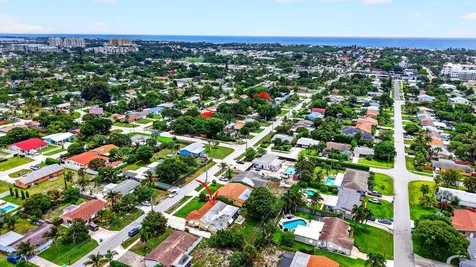 220 SW 10th Avenue Boynton Beach FL 33435