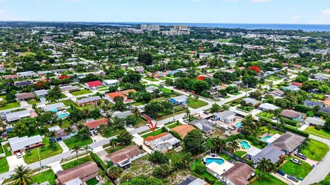 220 SW 10th Avenue Boynton Beach FL 33435