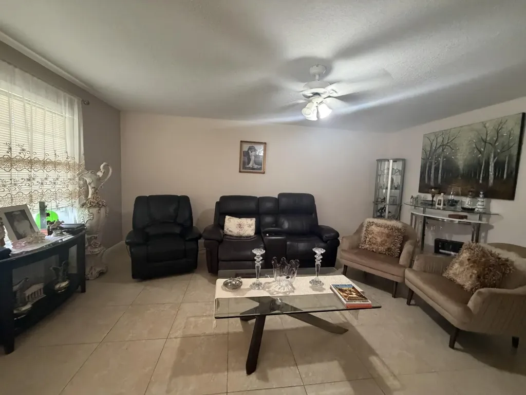 1011 Ventnor Crescent Deerfield Beach FL 33442