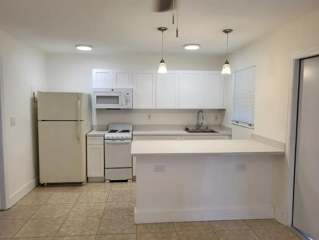 317 N 61st Terrace Hollywood FL 33024