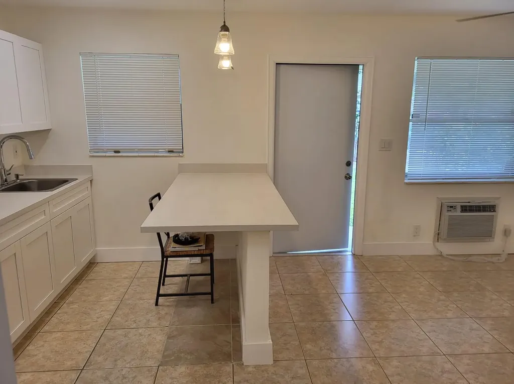 317 N 61st Terrace Hollywood FL 33024