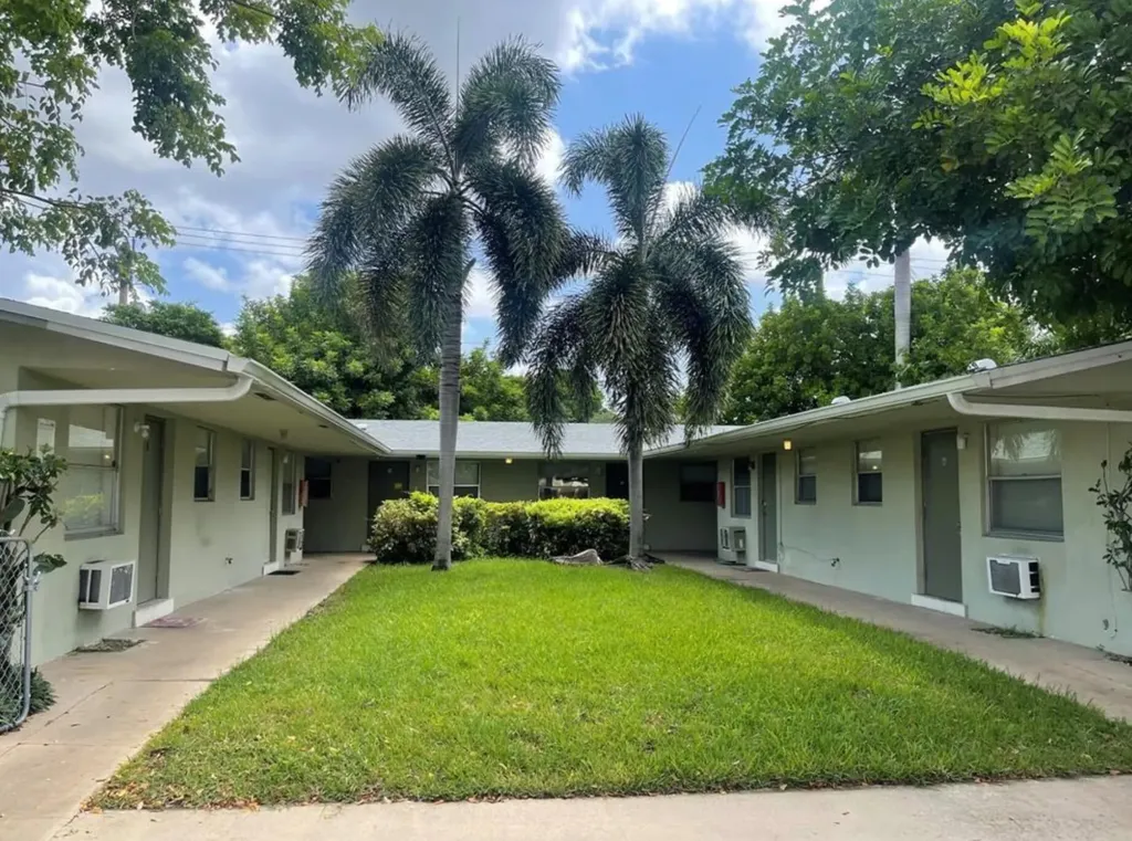 317 N 61st Terrace Hollywood FL 33024