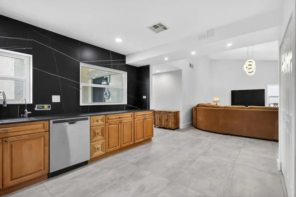 1230 NW 22nd Avenue Delray Beach FL 33445