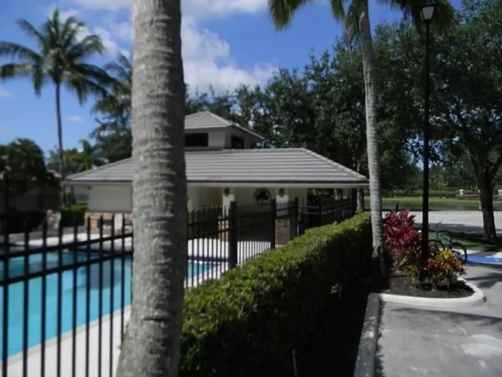 2721 W Abiaca Circle Davie FL 33328