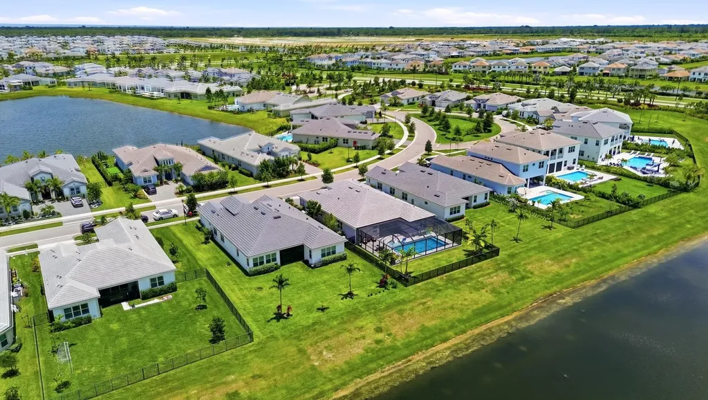 15264 Wildwood Circle The Acreage FL 33470