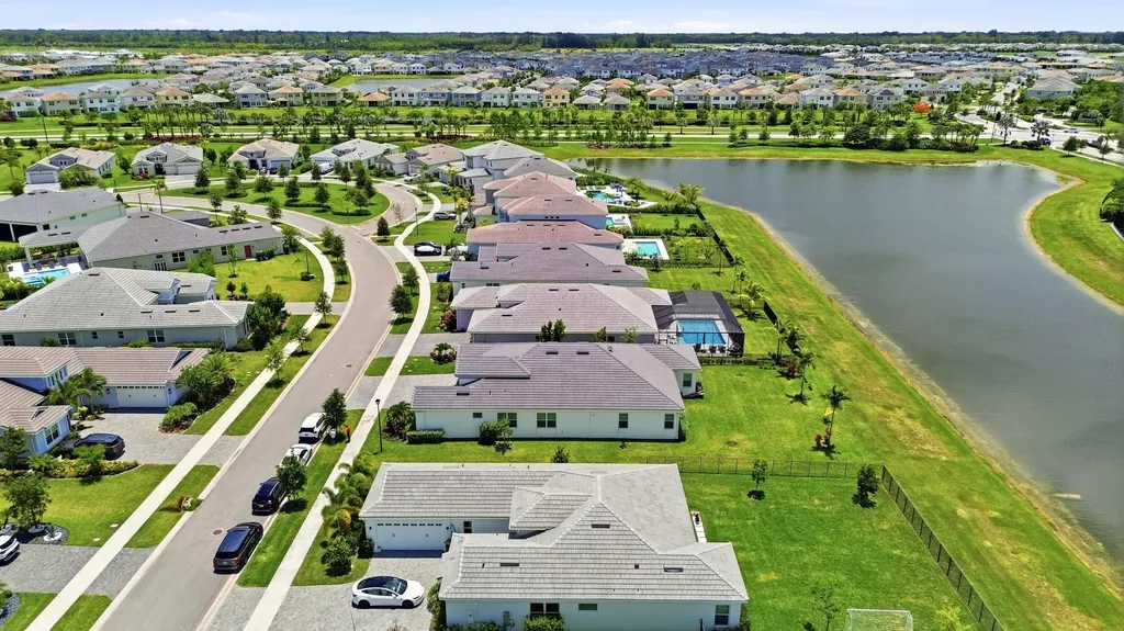15264 Wildwood Circle The Acreage FL 33470
