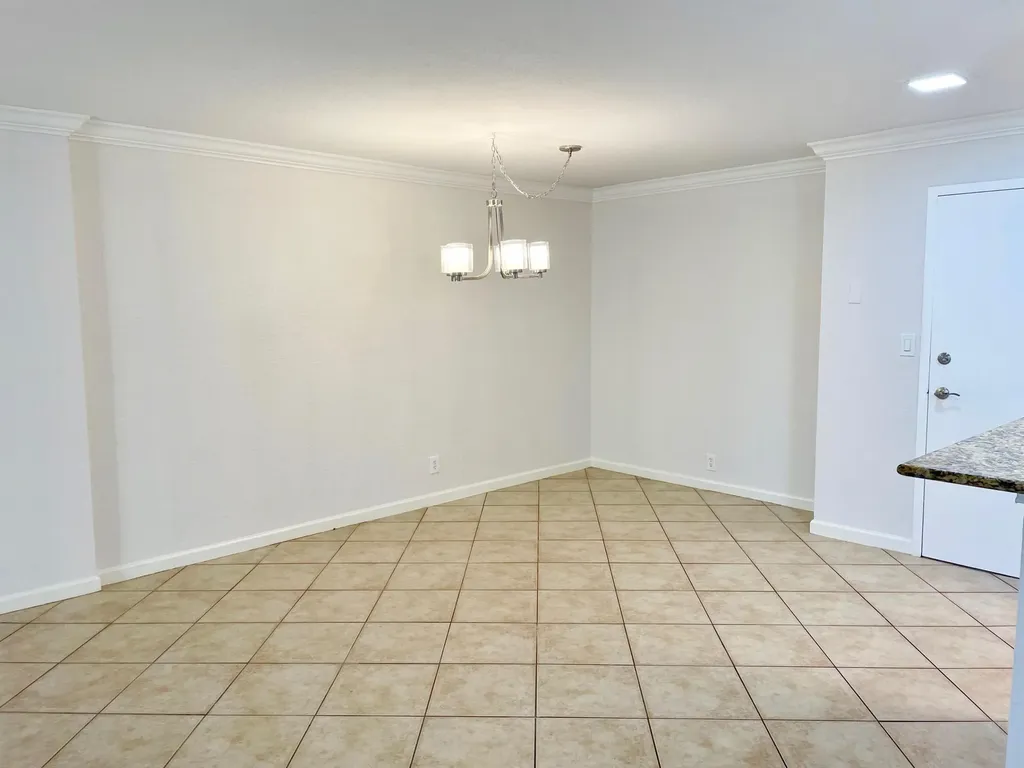 1000 Spanish River Road Boca Raton FL 33432