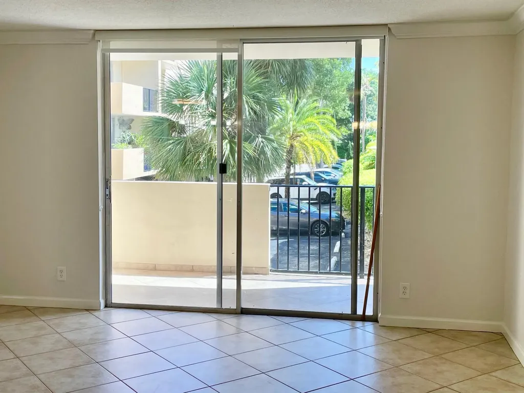 1000 Spanish River Road Boca Raton FL 33432