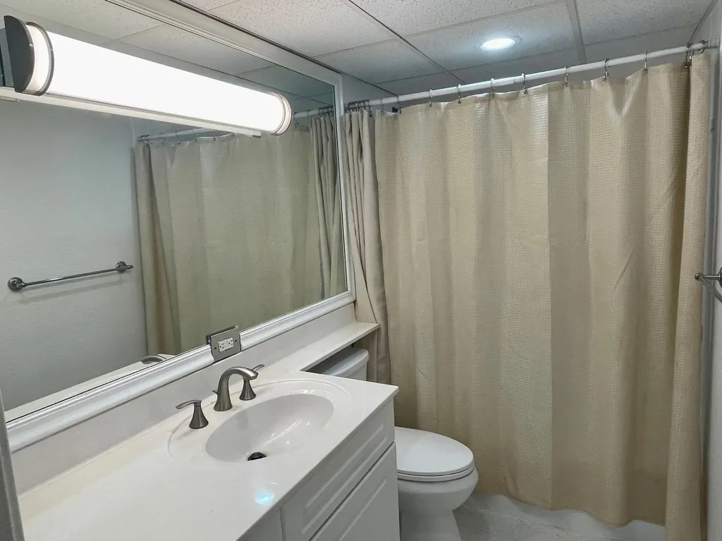 1000 Spanish River Road Boca Raton FL 33432