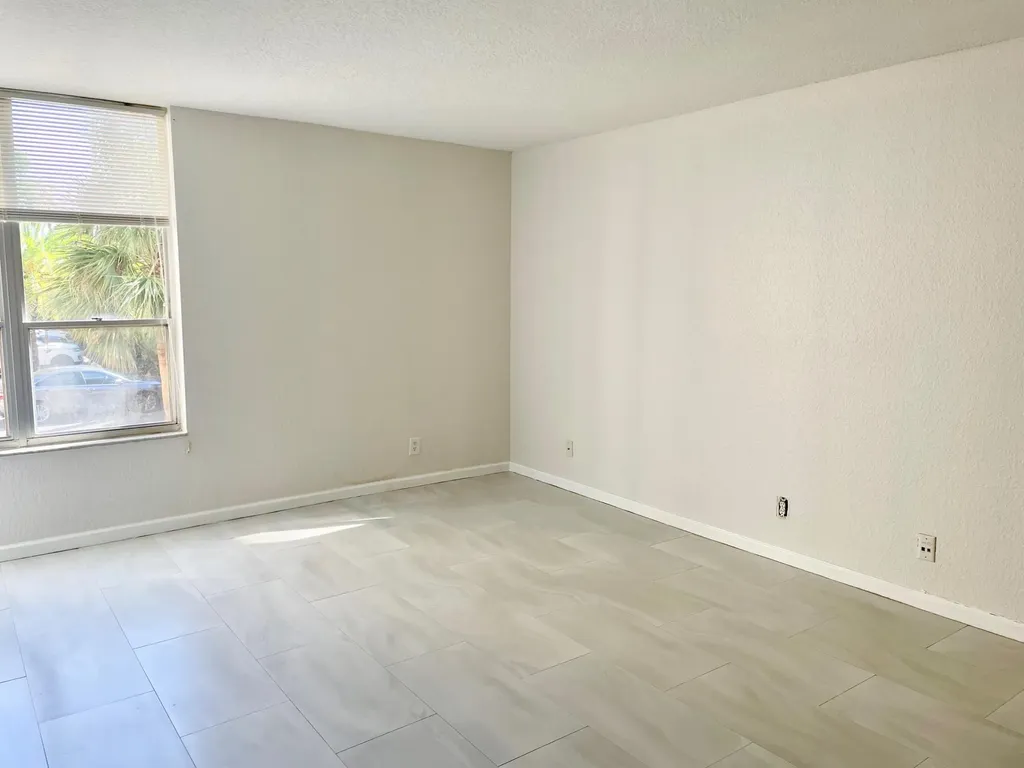 1000 Spanish River Road Boca Raton FL 33432
