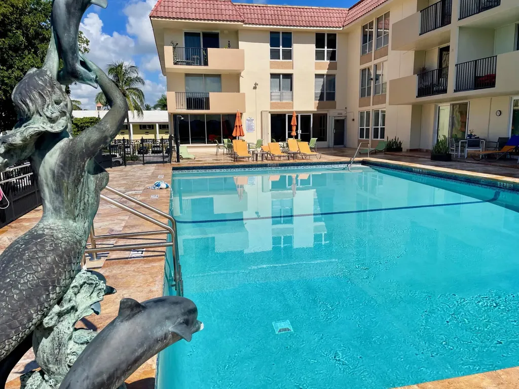 1000 Spanish River Road Boca Raton FL 33432