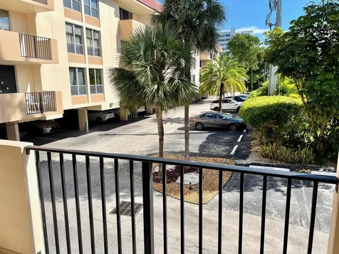 1000 Spanish River Road Boca Raton FL 33432