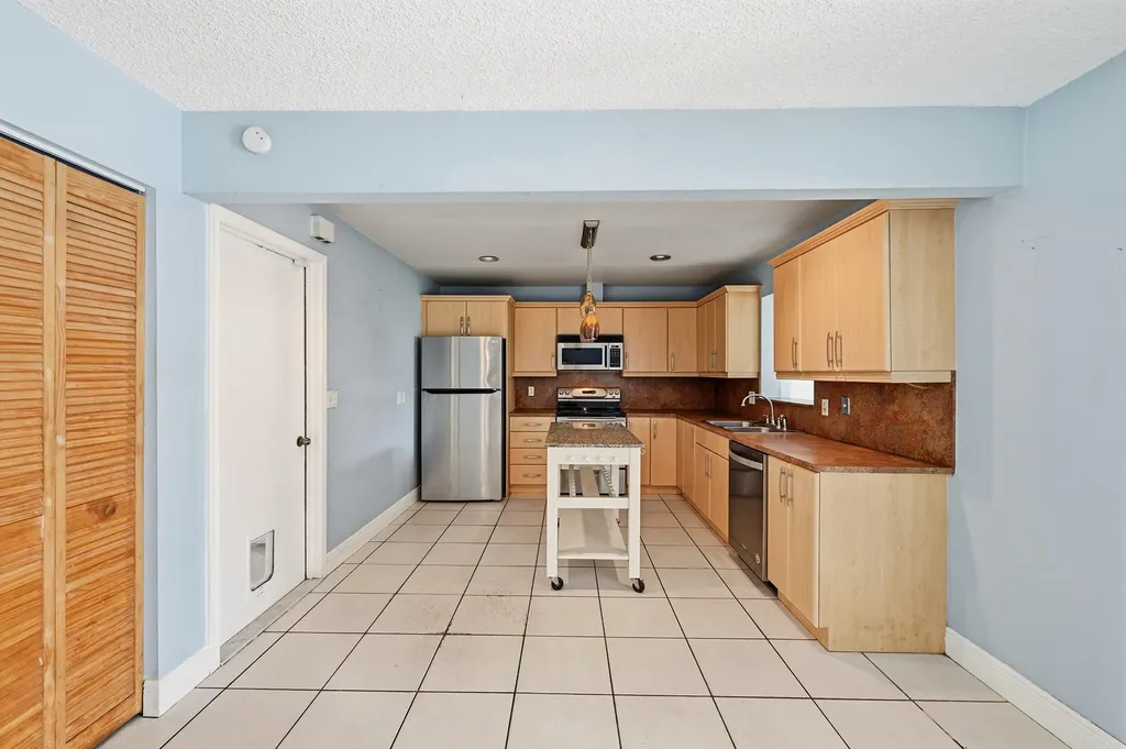 3127 NW 67th Court Fort Lauderdale FL 33309
