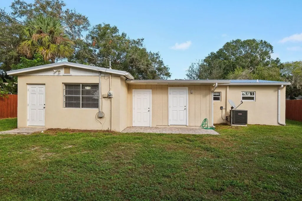1455 15th Avenue Vero Beach FL 32960