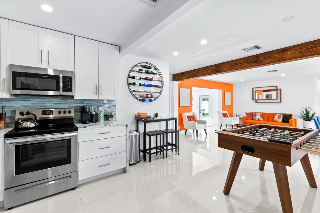 5530 NE 18th Avenue Fort Lauderdale FL 33334