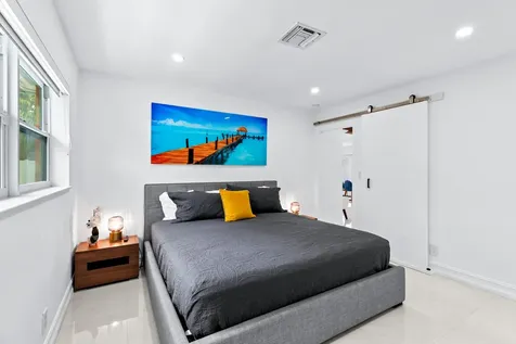 5530 NE 18th Avenue Fort Lauderdale FL 33334
