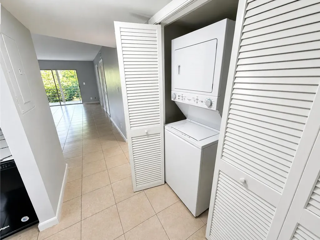 4321 NW 9th Avenue Deerfield Beach FL 33064