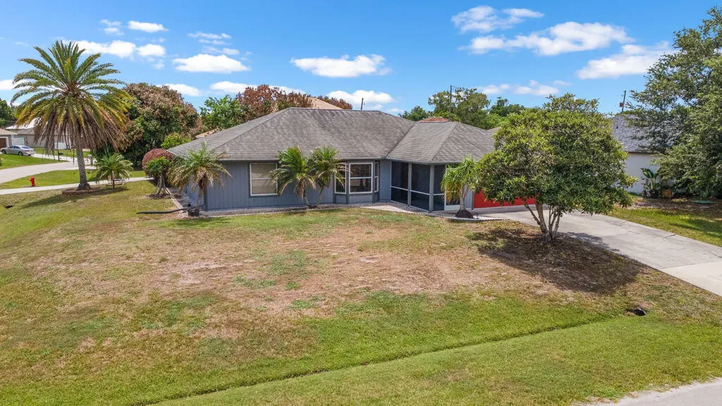 403 SW Cahoon Court Port St Lucie FL 34953