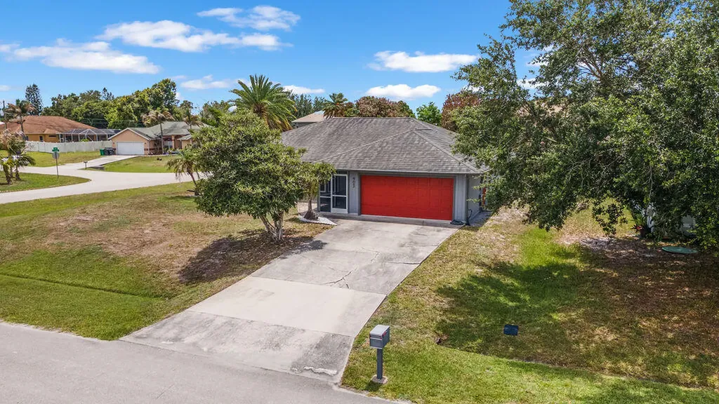 403 SW Cahoon Court Port St Lucie FL 34953