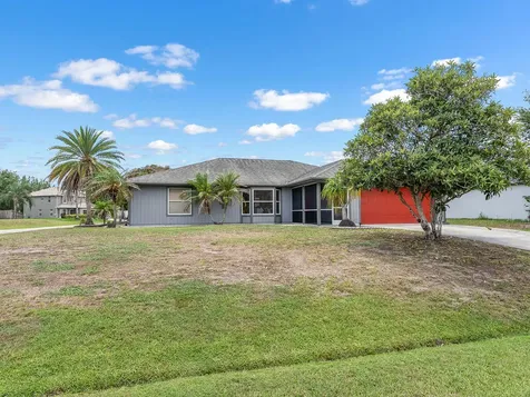 403 SW Cahoon Court Port St Lucie FL 34953
