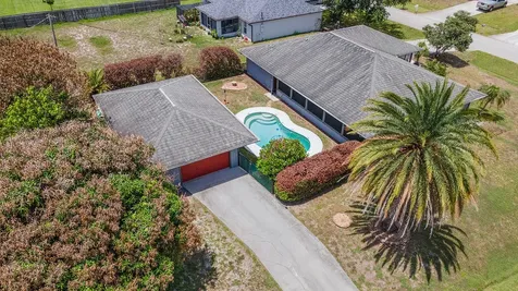 403 SW Cahoon Court Port St Lucie FL 34953