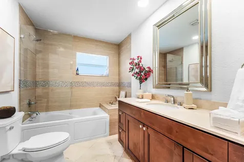 4230 NE 24th Avenue Lighthouse Point FL 33064