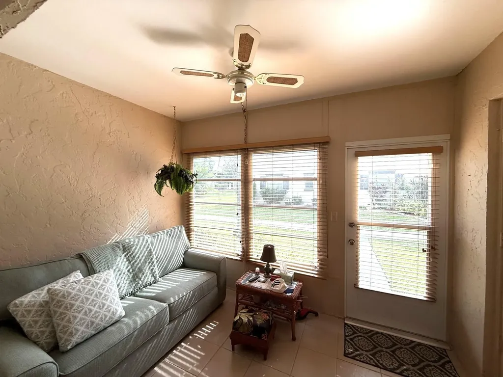 375 SW 56th Avenue Margate FL 33068