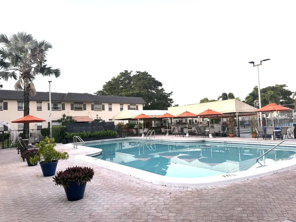 375 SW 56th Avenue Margate FL 33068