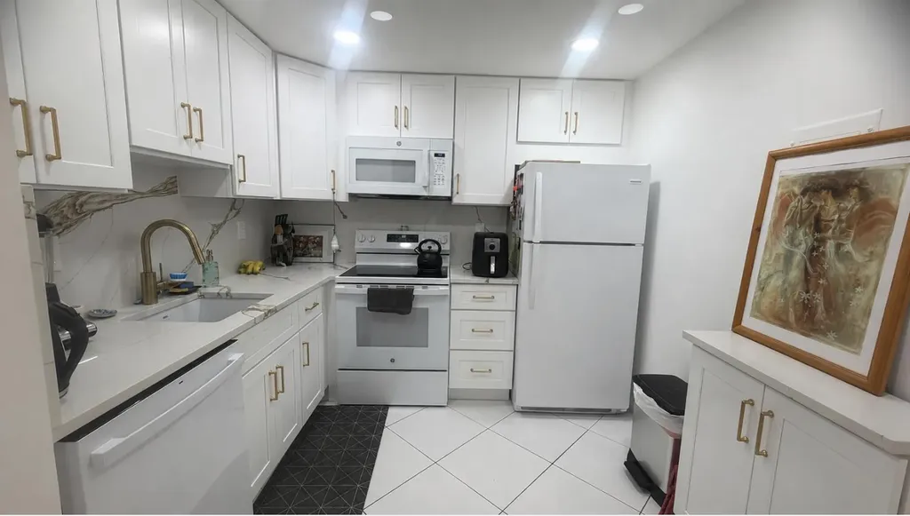 930 Normandy Delray Beach FL 33484
