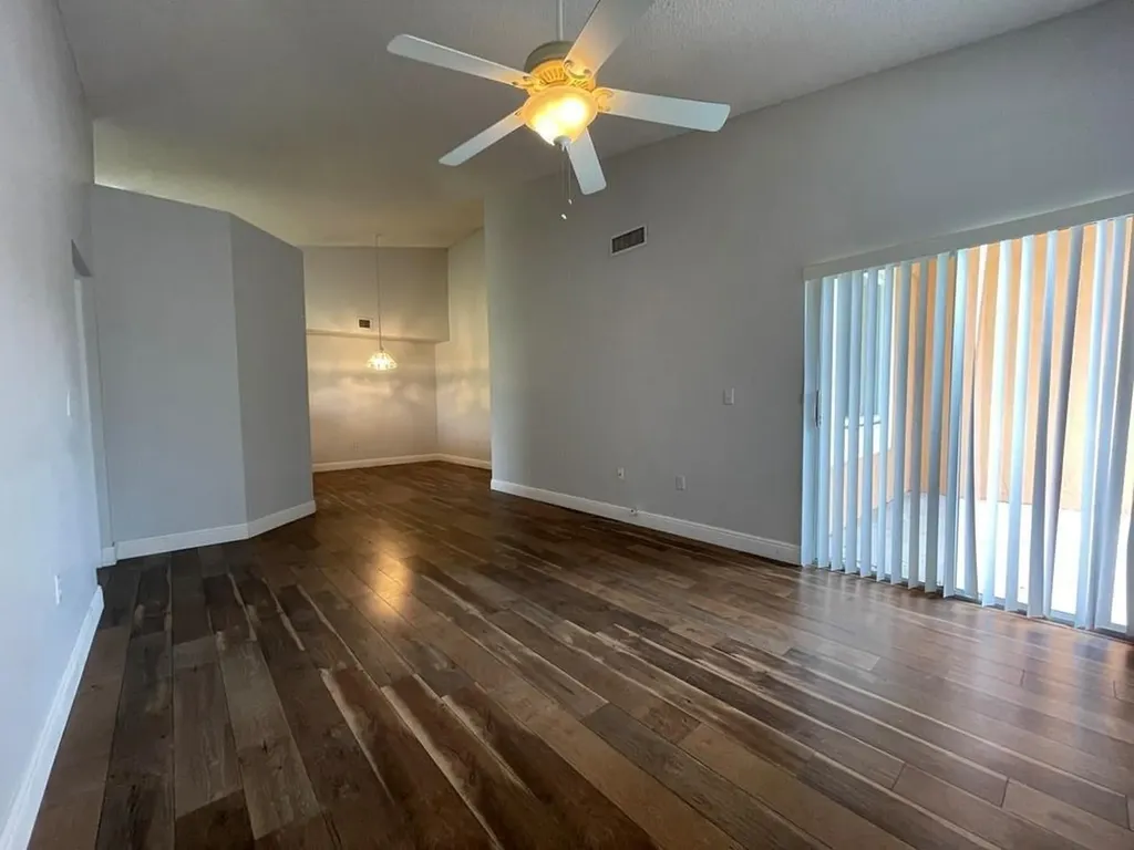 6992 SW 39th Street Davie FL 33314