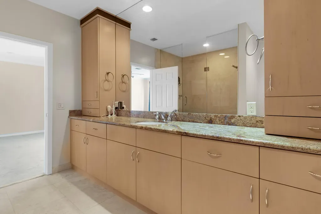 4517 NE 21st Avenue Fort Lauderdale FL 33308