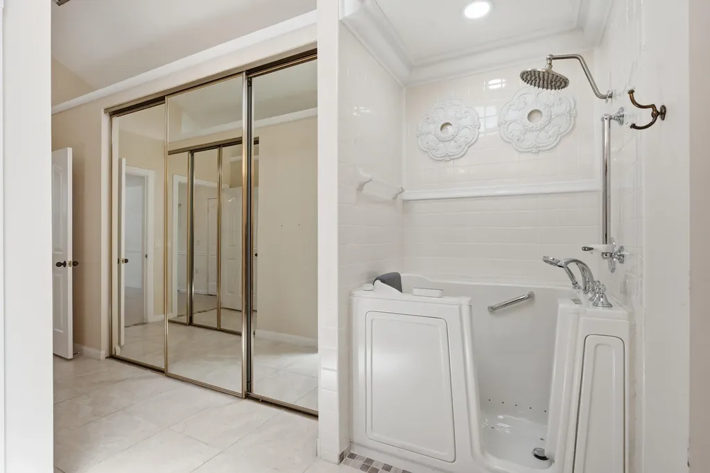 2319 Saratoga Bay Drive West Palm Beach FL 33409