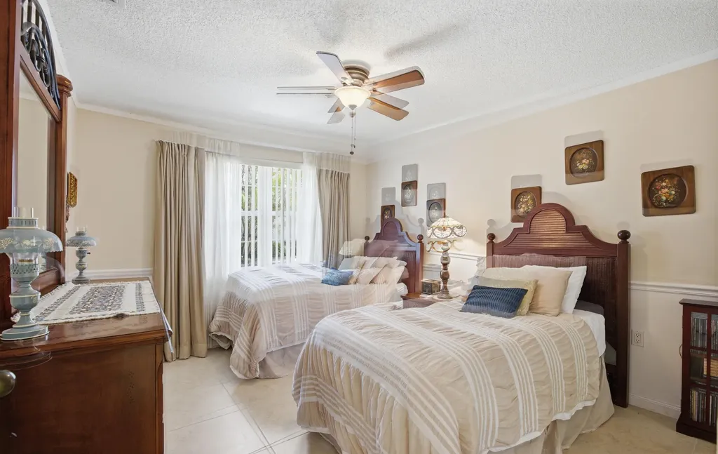 2319 Saratoga Bay Drive West Palm Beach FL 33409