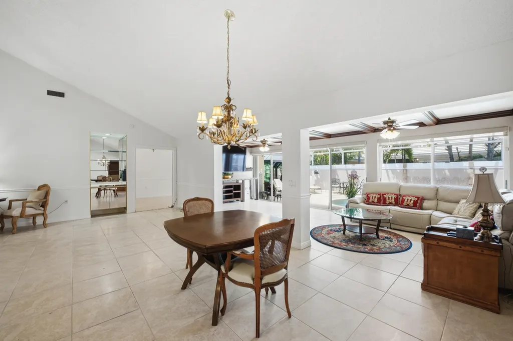 2319 Saratoga Bay Drive West Palm Beach FL 33409