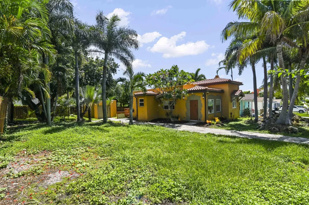 914 30th Court West Palm Beach FL 33407